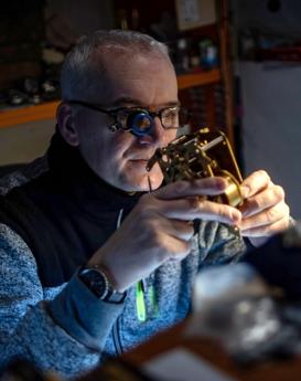 Chester Morris‑Datong BlancPain Official Service Outlets Watchmaker